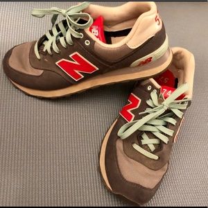 New Balance 574 sneaks